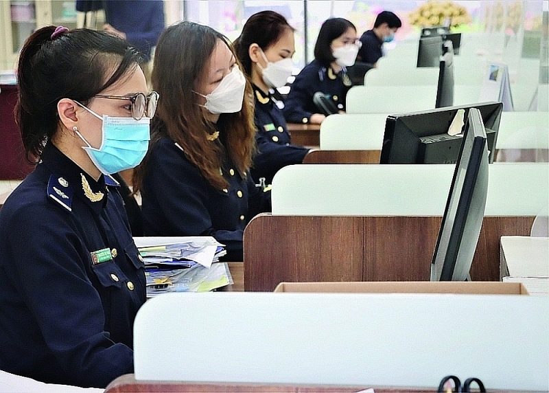 Professional activities at Hon Gai Port Customs Branch, Quang Ninh Customs Department. Photo: Thai Binh