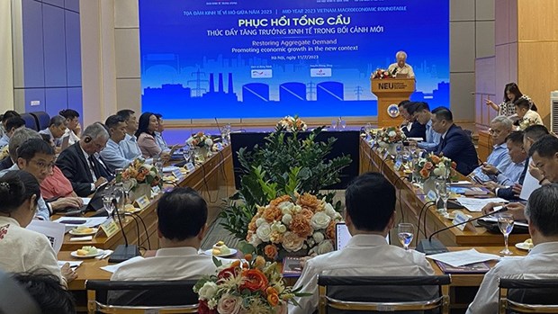 Experts give recommendations to boost economic growth in new context hinh anh 2