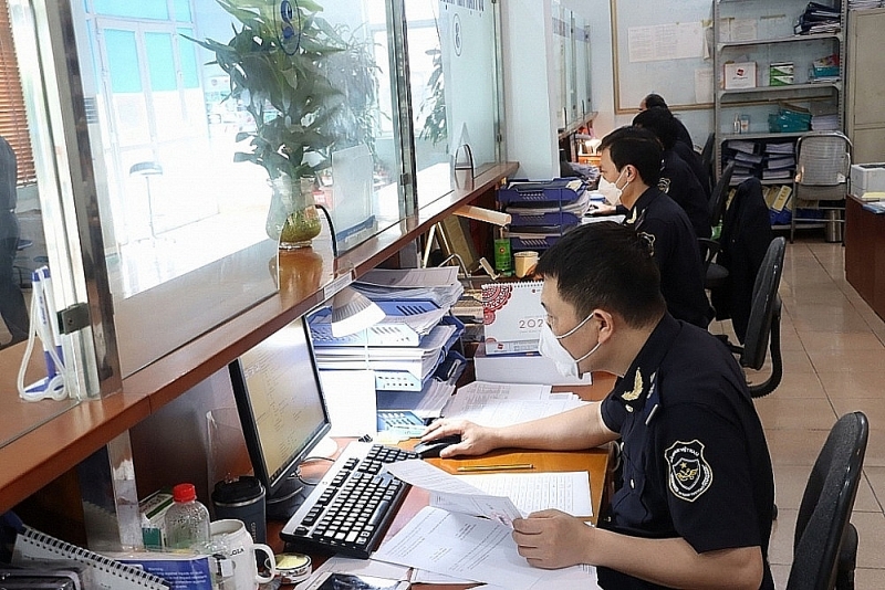 Operations at Bac Giang Industrial Parks Customs Branch (Bac Ninh Customs Department). Photo: Quang Hung