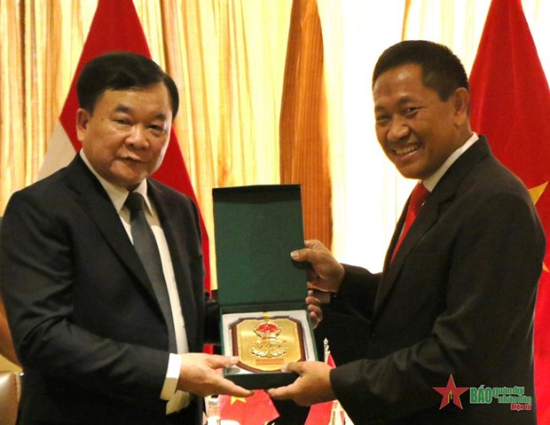 Vietnam, Indonesia vow to strengthen defence cooperation hinh anh 1