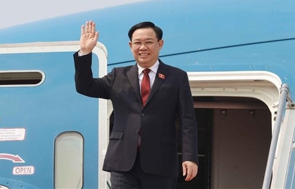 National Assembly Chairman arrives in Jakarta