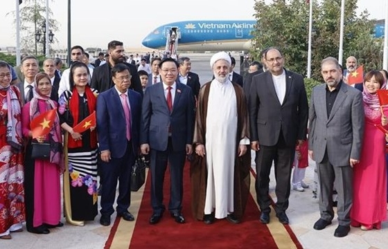 NA Chairman begins official visit to Iran
