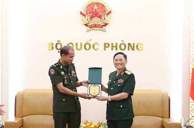 Vietnam, Cambodia enhance defence cooperation hinh anh 1