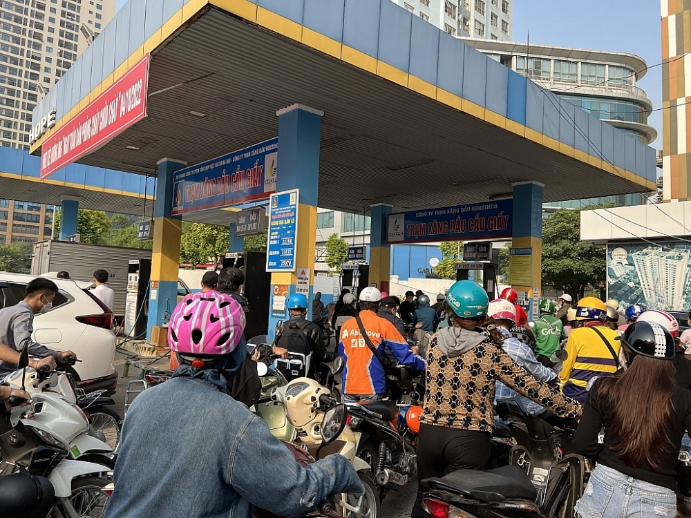 Tax proportion in petrol price in Vietnam is lower than the average rate