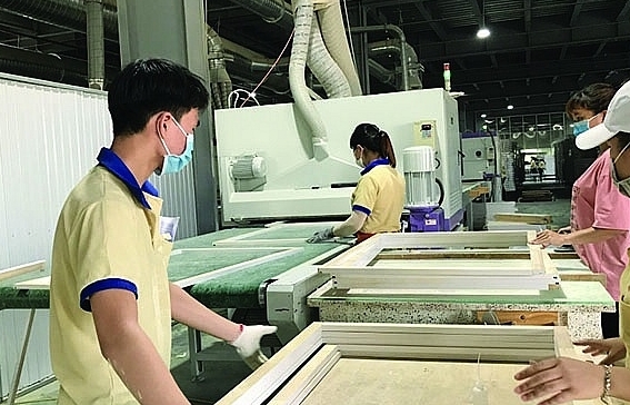 Wood furniture export industry expands its business margin in difficult times