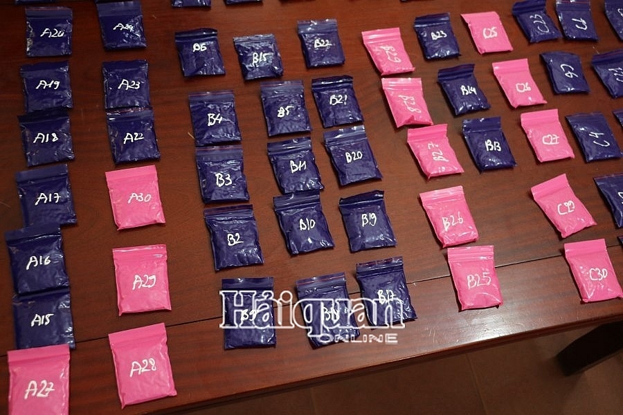 Nghe An Customs seizes 18,000 synthetic drug tablets
