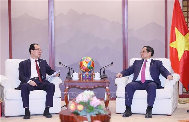 PM meets leaders of Chinese conglomerates hinh anh 2