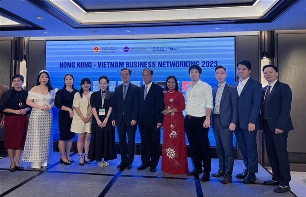 Vietnam, China"s Hong Kong promote business connections