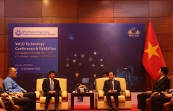 Deputy PM Tran Luu Quang receives WCO Secretary General