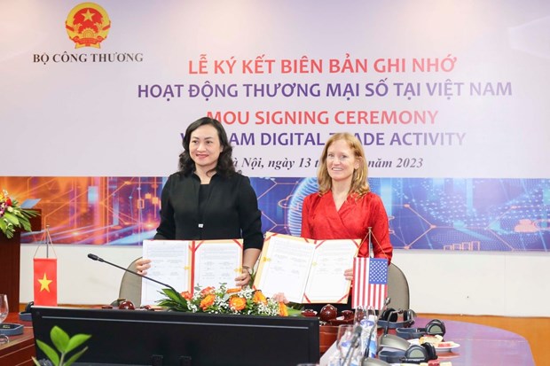 Vietnam, USAID ink MoU on digital trade activity hinh anh 1