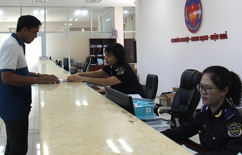 Tay Ninh Customs actively supports businesses in law compliance