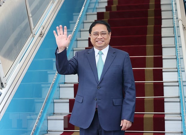 Prime Minister leaves for ASEAN - GCC Summit, visit to Saudi Arabia hinh anh 1