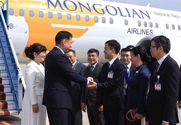 Mongolian President begins State visit to Vietnam hinh anh 2