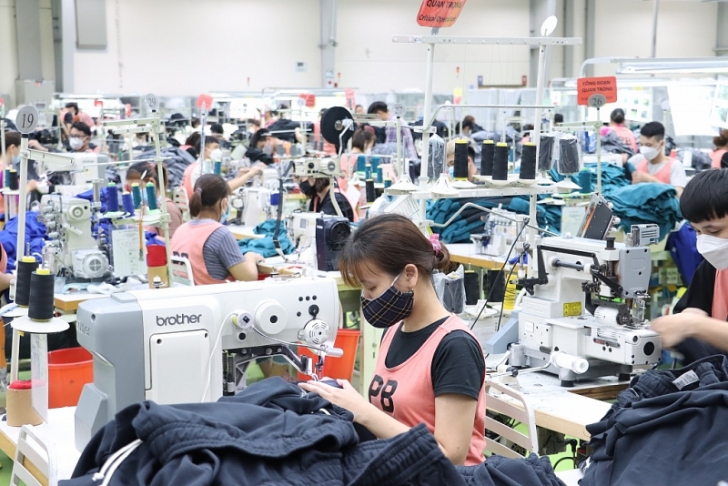The import-export turnover of the textile and garment sector has decreased sharply from the beginning of 2023 until now. Photo: T.Binh.