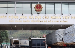 lao cai pilots two way freight transport of goods through kim thanh border gate