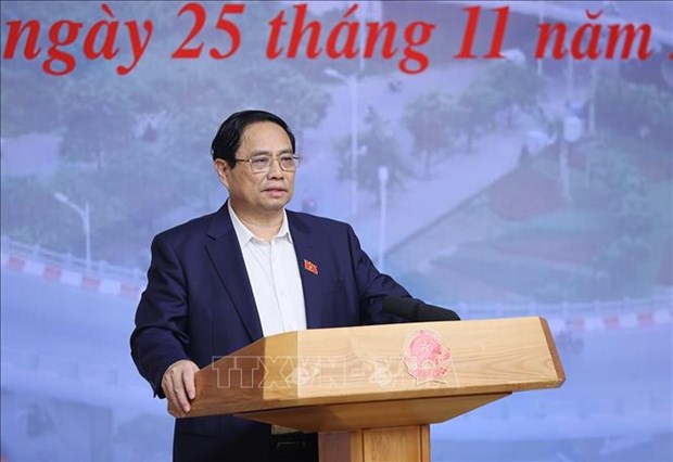 PM urges removing bottlenecks to key transport projects hinh anh 2