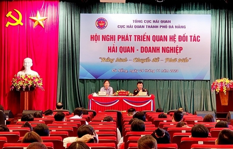 100% of questions and problems of businesses removed, Da Nang Customs