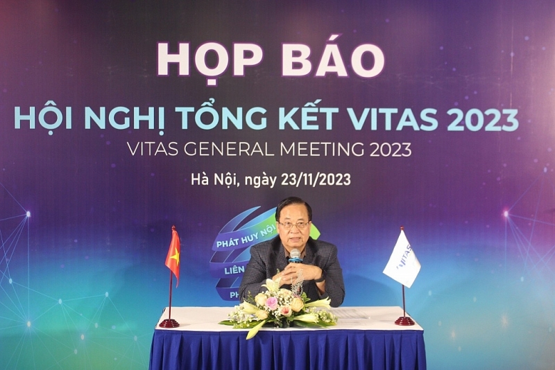 Mr. Vu Duc Giang, Chairman of Vitas, spoke.