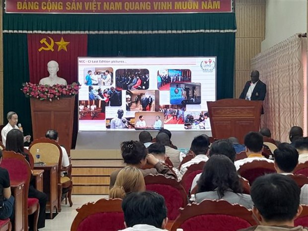 Cashew exporters from Ivory Coast explore cooperative opportunities with Binh Phuoc hinh anh 1