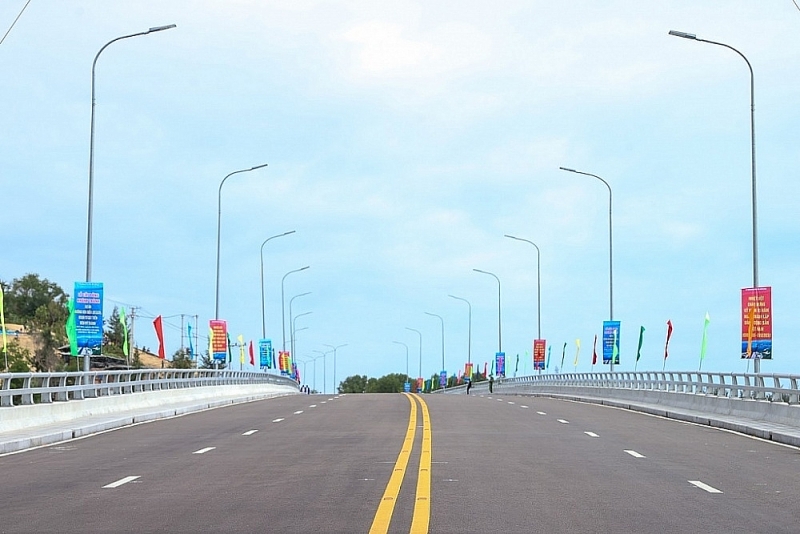 The coastal road of Binh Dinh province, Cat Tien - My Thanh section funded by the public investment capital, has been inaugurated and put into use in 2023. Photo: The Government’s office.