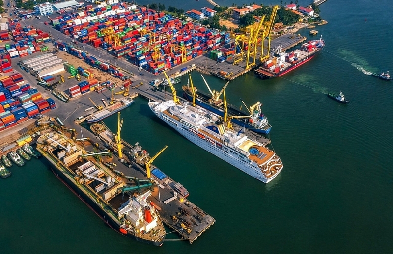 In 2023, the total volume of goods passing through seaports was estimated at 756.8 million tons, an increase of 5% compared to the same period in 2022. Photo: Internet.