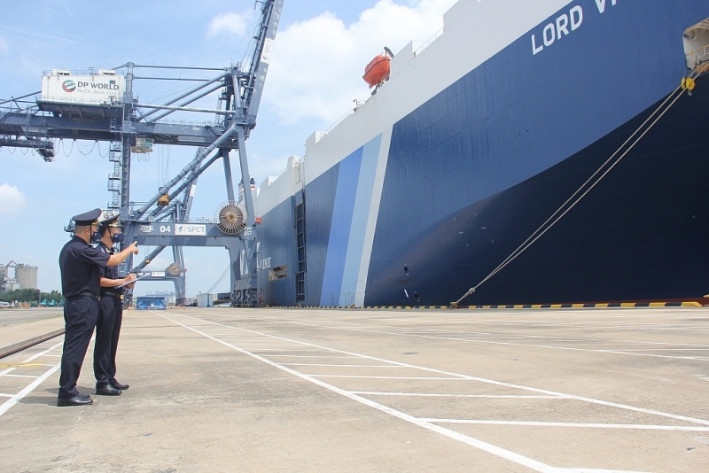 Shipping lines increase freight rate. Photo: T.H