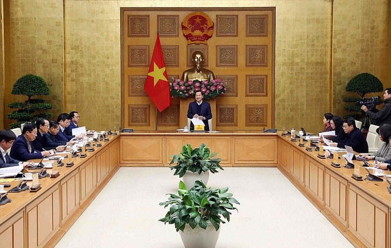 Deputy Prime Minister Le Minh Khai chairs the meeting. Photo: Government’s Office