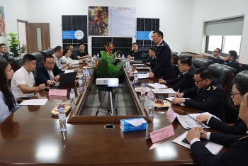 Leaders of Bac Ninh Customs Department removes difficulties for businesses