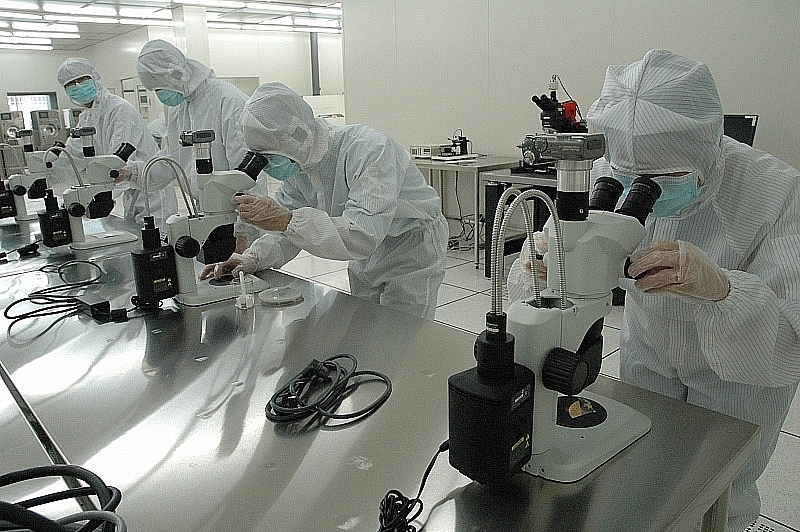 Electronic chip research activities at Ho Chi Minh City High-Tech Park. Photo: T.D