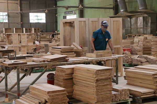 US extends investigations into wooden cabinets from Vietnam hinh anh 1