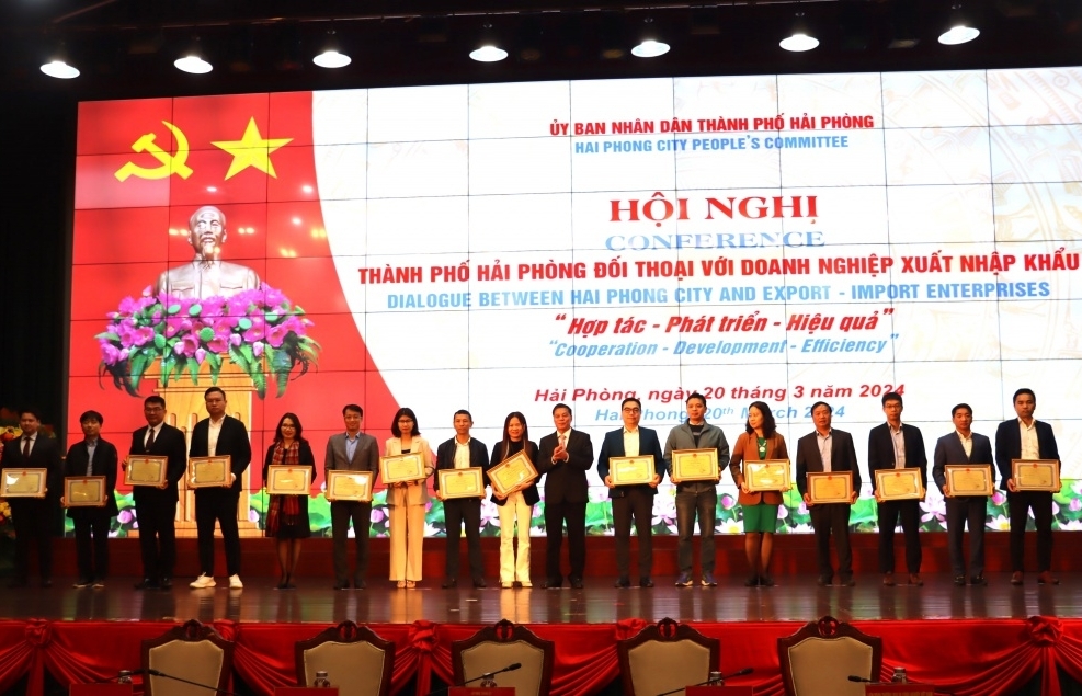 250 import-export businesses dialogue with Hai Phong City People