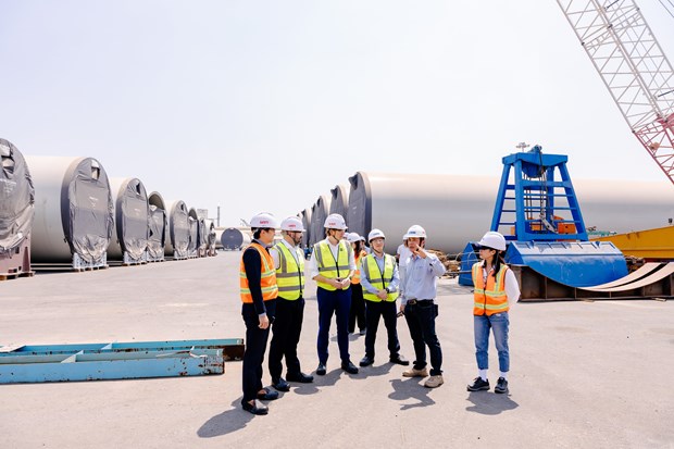 Made-in-Vietnam wind turbine towers bound for RoK hinh anh 1