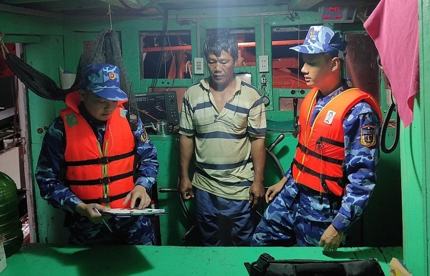 Drastically suppress smuggling activities at sea