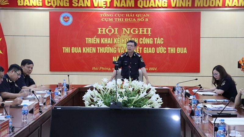 Director of Hai Phong Customs Department Nguyen Duy Ngoc made a speech at the conference. 