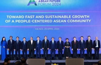 PM calls on ASEAN to pen strategic development vision