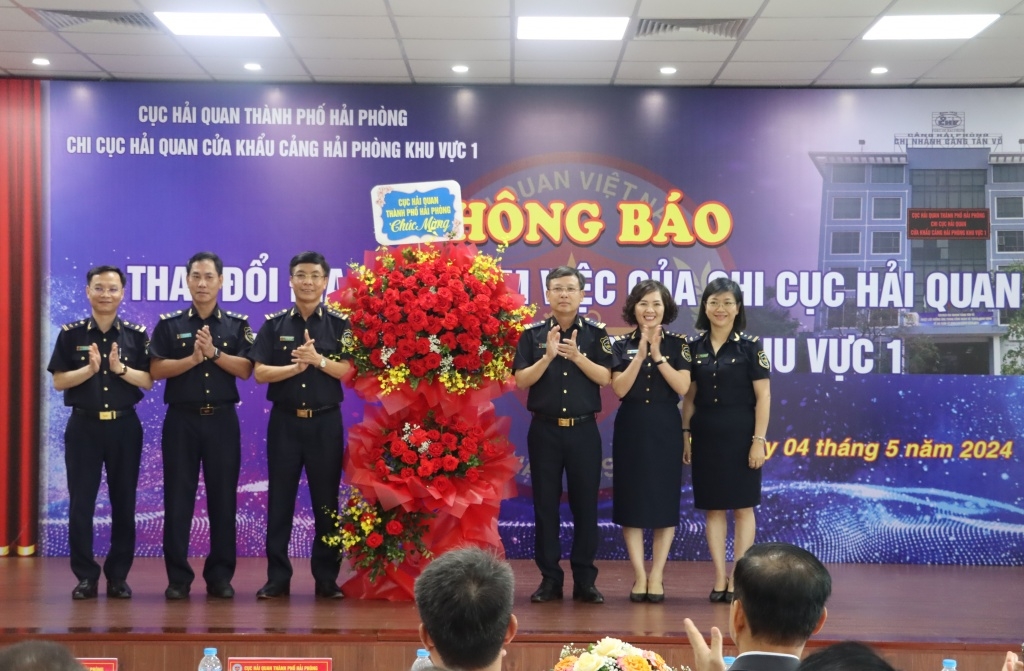 Zone 1st Hai Phong Seaport Customs Branch moves to new office