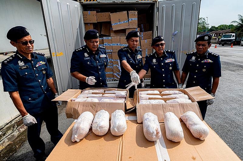 Customs Dept seizes smuggled frozen suckling pig meat worth over RM1 milion