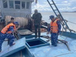 90,000 liters of DO oil seized by Customs and Coast Guard forces