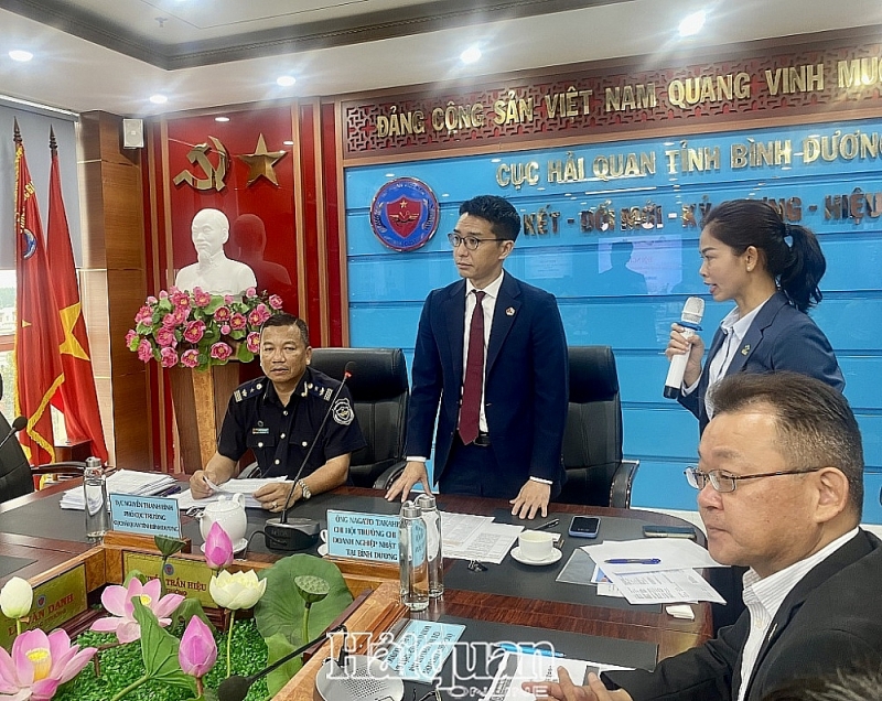 Mr. Nagato Takahiko, Head of the Japanese Business Association in Binh Duong, highly appreciates the support work of Binh Duong Customs Department. Photo: T.D
