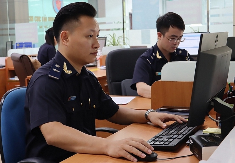 Professional activities at Mong Cai Border Gate Customs Branch (Quang Ninh Customs Department). Photo: Thái Bình.
