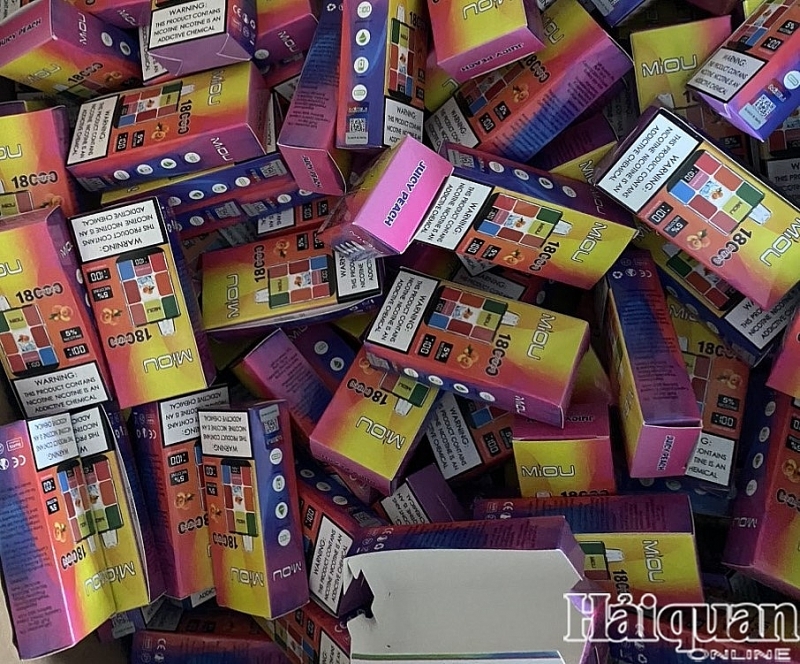 E-cigarettes were seized at Hung Yen province