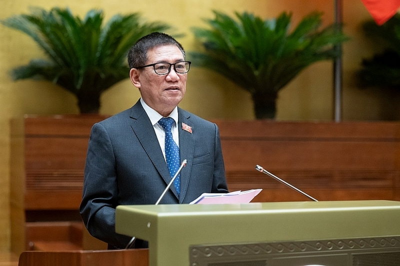 Minister of Finance Ho Duc Phoc presents the Proposal on the VAT Bill (revised).