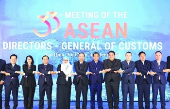 ASEAN Customs actively cooperates with, support businesses