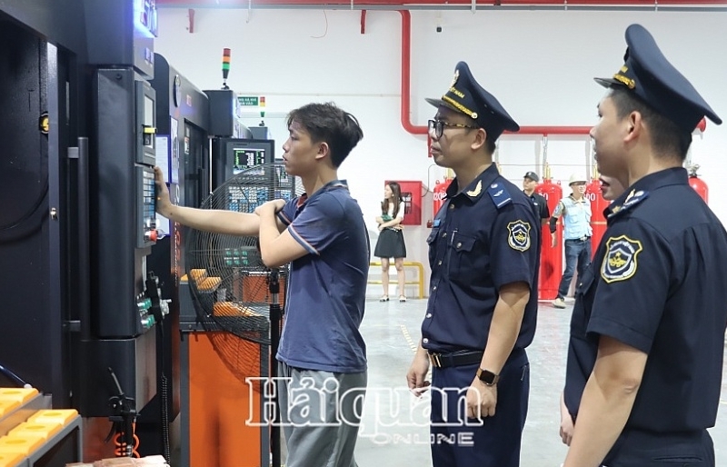 Ha Nam Customs actively fights fraud through customs declaration