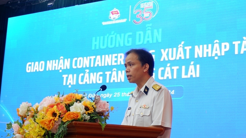 Mr. Truong Tan Loc - Marketing Director of Saigon Newport Corporation gave the opening speech at the conference