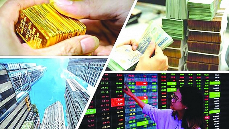 Investors in the financial market need to review their investment portfolios carefully. Photo: ST