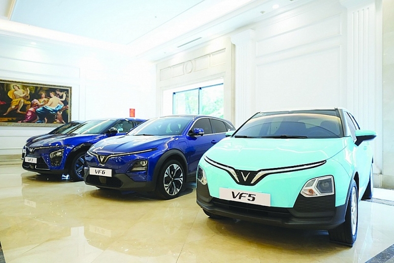 VinFast, Vietnam's first domestic electric vehicle manufacturer, in 2023 has officially completed its electric vehicle product range in many segments with VF 5, VF 6 and VF 7 and VF3.