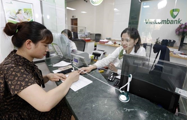 Banking stocks boost VN-Index to approach 1,270 points
