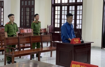 Receiving a sentence of 10 years of imprisonment due to illegal transporting of ivory from Afirca to Hai Phong