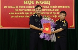 Appointing new Deputy Director of Bac Ninh Customs Department Le Viet Hung